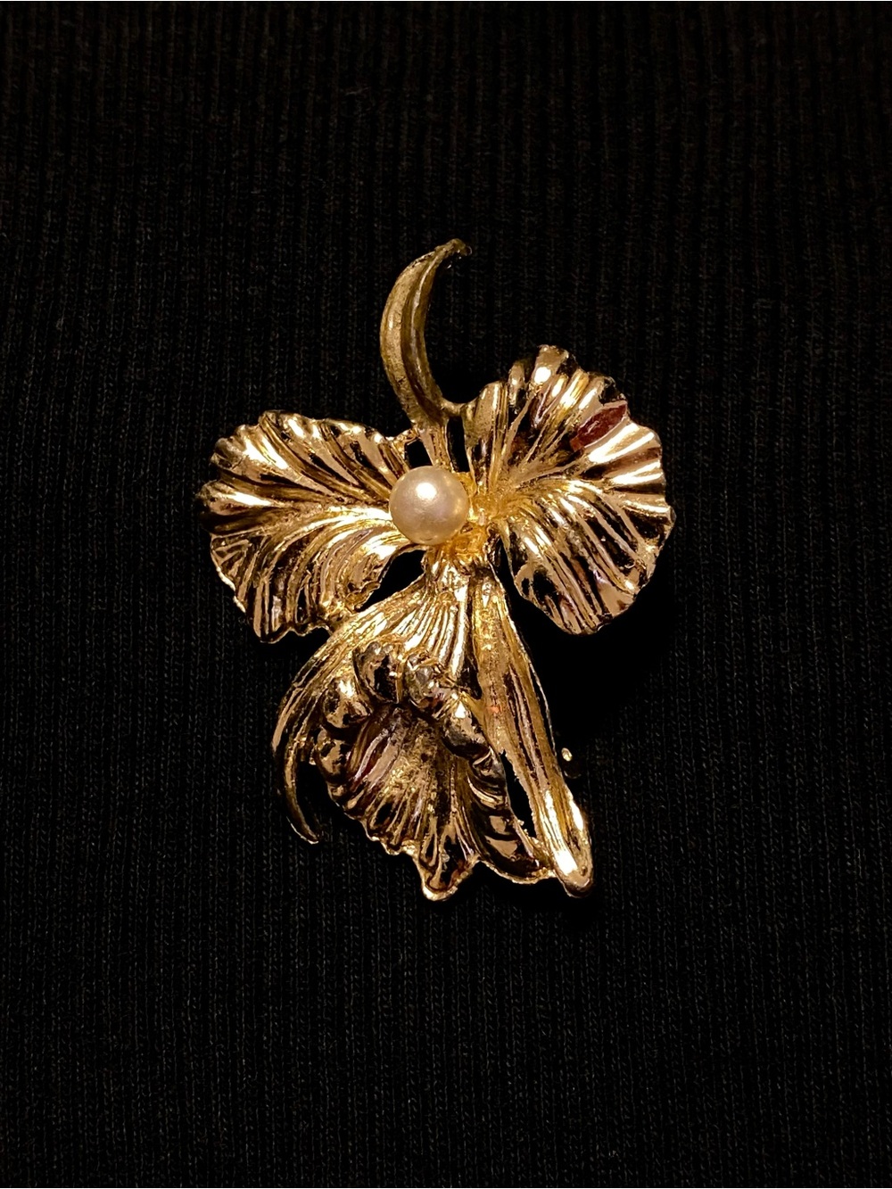 Gold-Tone Orchid/Iris Flower Brooch | Ribbed Petal Design + Faux Pearl Center